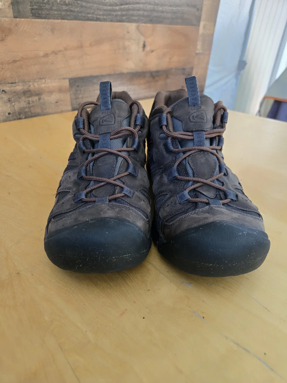 KEEN Siskiyou Shoes Mens 11.5 Brown Waterproof Hiking Trail Low Top Sneakers